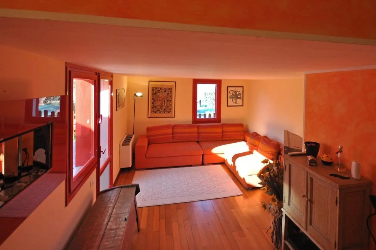 Casa Laura Villa Cortona 0*,
